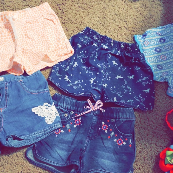 Girls clothes 5/6 - Picture 2 of 4